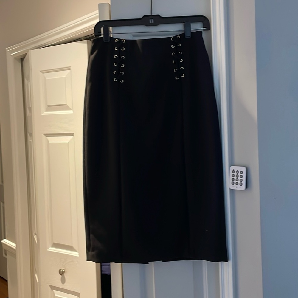 Beautiful pencil skirt size 10  27” only worn two times